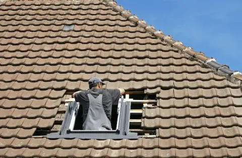 Pose de velux - Yvoy-le-Marron